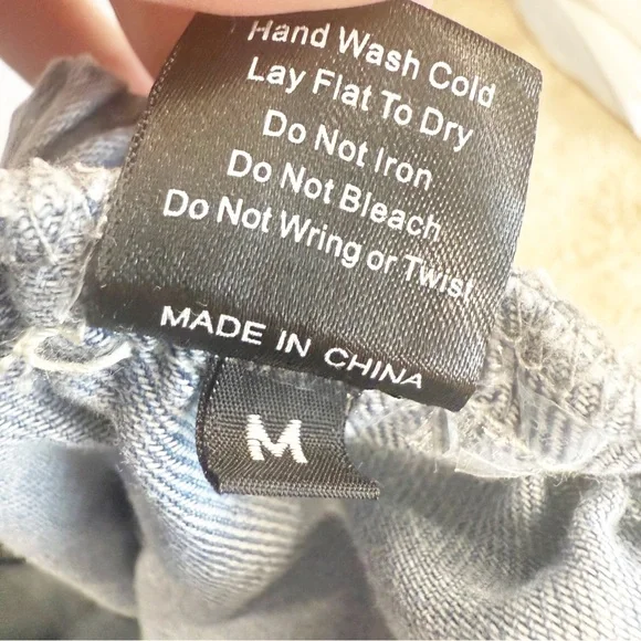 NWOT POL Floral Patchwork Denim Joggers, Size Medium - Picture 13 of 13